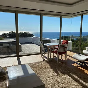 The Baules Penthouse With Spectacular Roof-terrace Cape Town